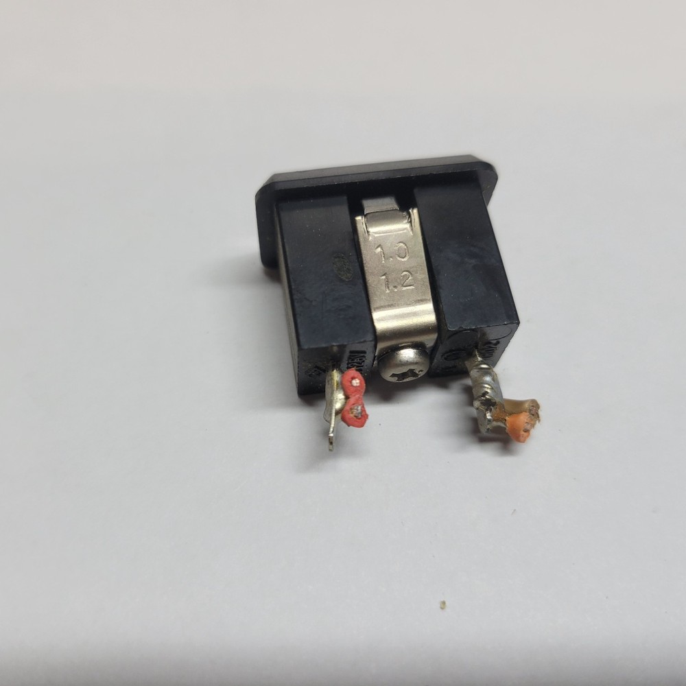 Marantz SR-2000 Power connector