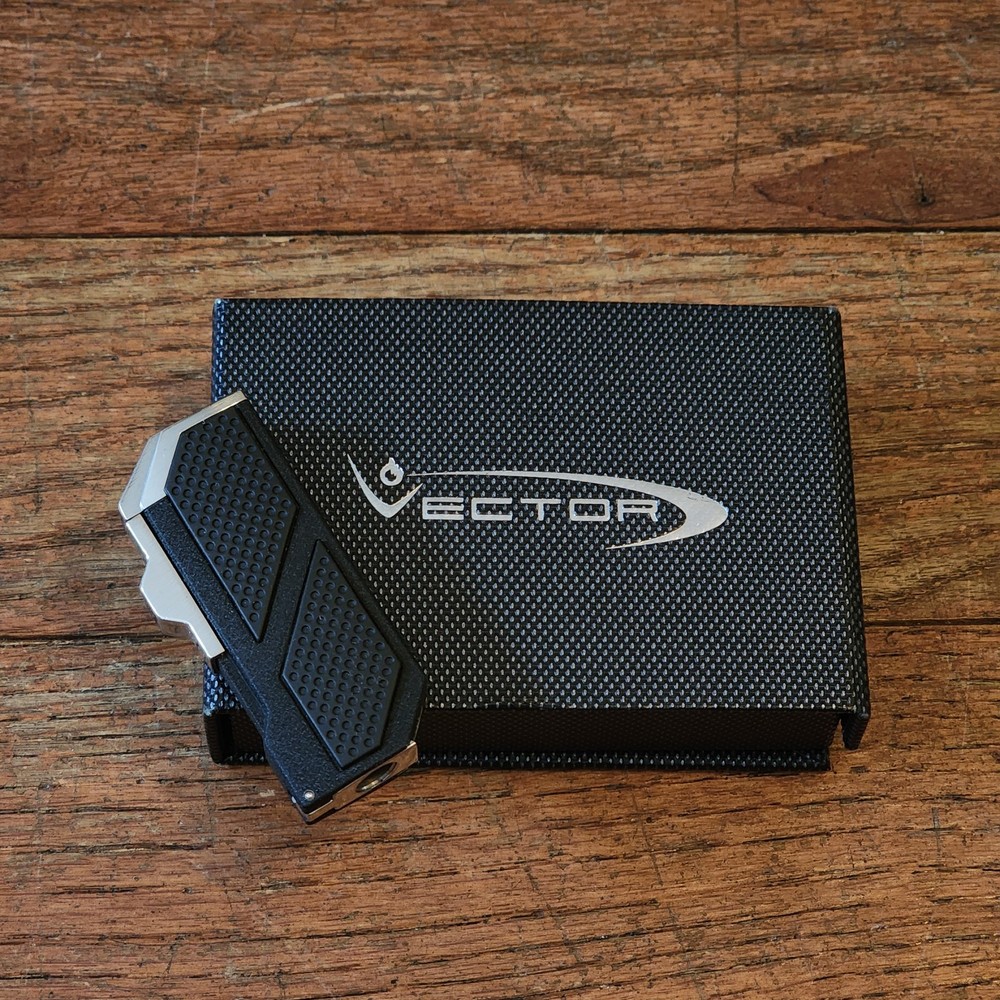 Vector Single Jet Lighter And Cigar Cutter