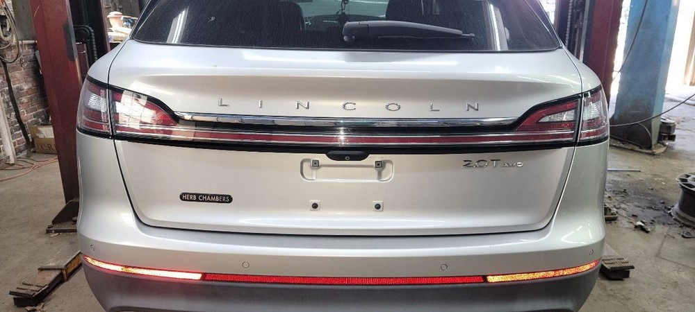 19 Lincoln Nautilus Camera Projector