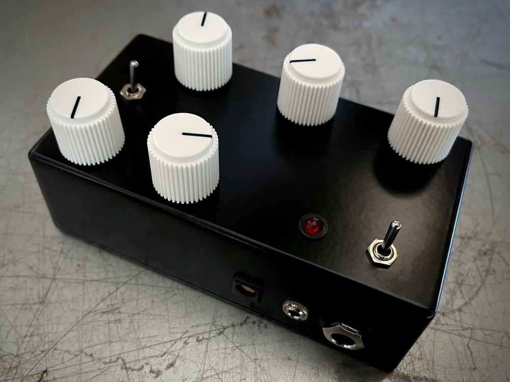 Minimal Drone (Handmade Synthesizer, Rucci Electronics)