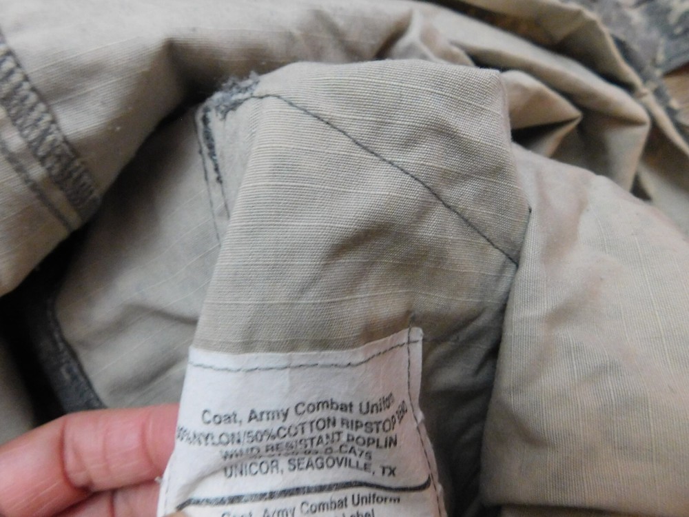 US ARMY ACU TOP COAT SIZE LARGE - X LONG