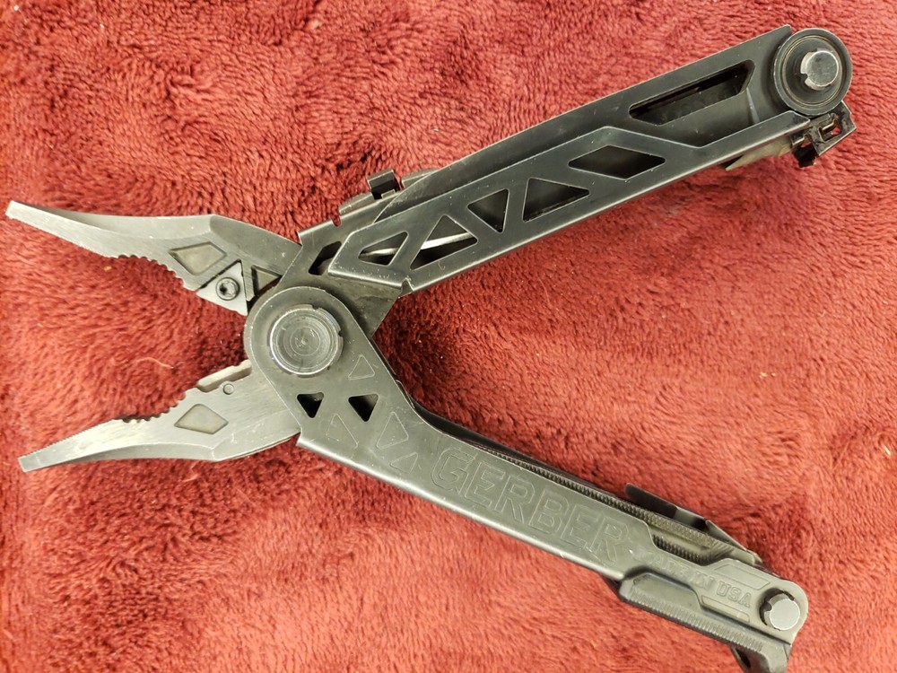 🔪🔪 Gerber Center-Drive Multi-Tool