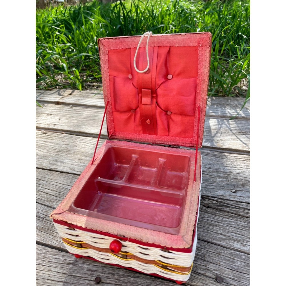 Vintage raffia straw Small Sewing Box Retro Red