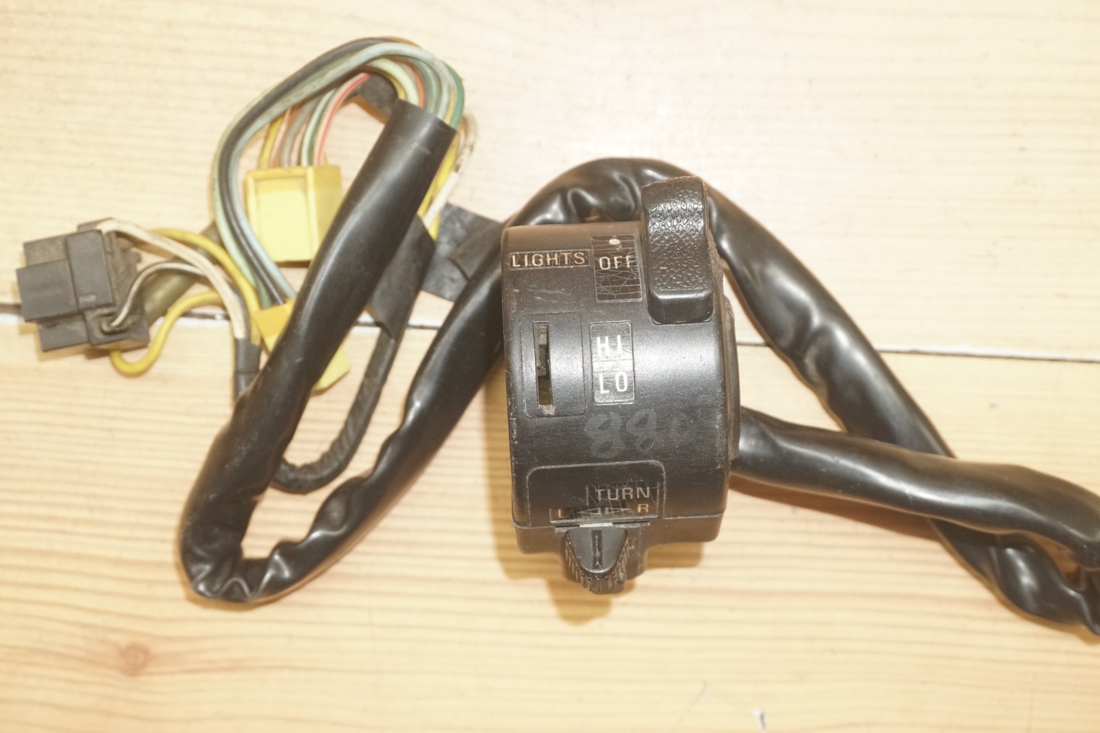 1983 Suzuki SP100 SP 100 OEM Left Handle Bar Switch Button Control 37400-38220