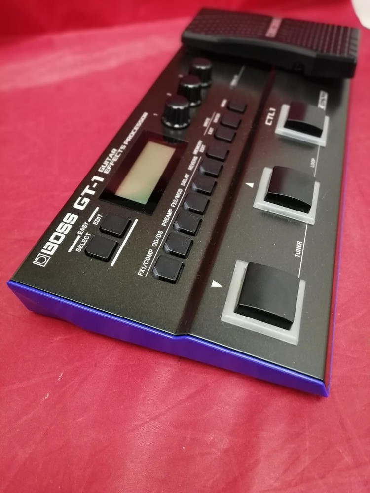 BOSS GT-1 MULTI-EFFECTOR 579273