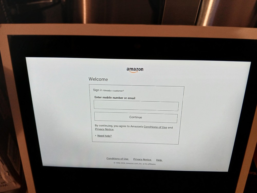 Amazon Echo Show (1st Generation) Smart Speaker with Alexa Assistant - White