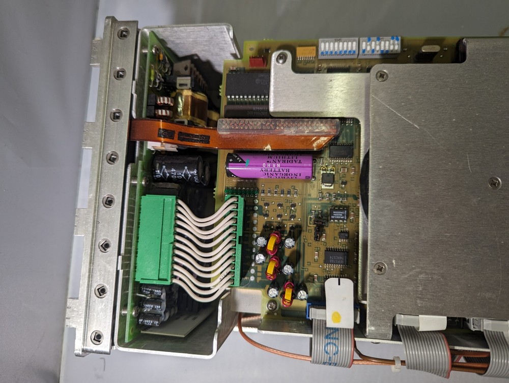 HEWLETT PACKARD 70311A CLOCK SOURCE