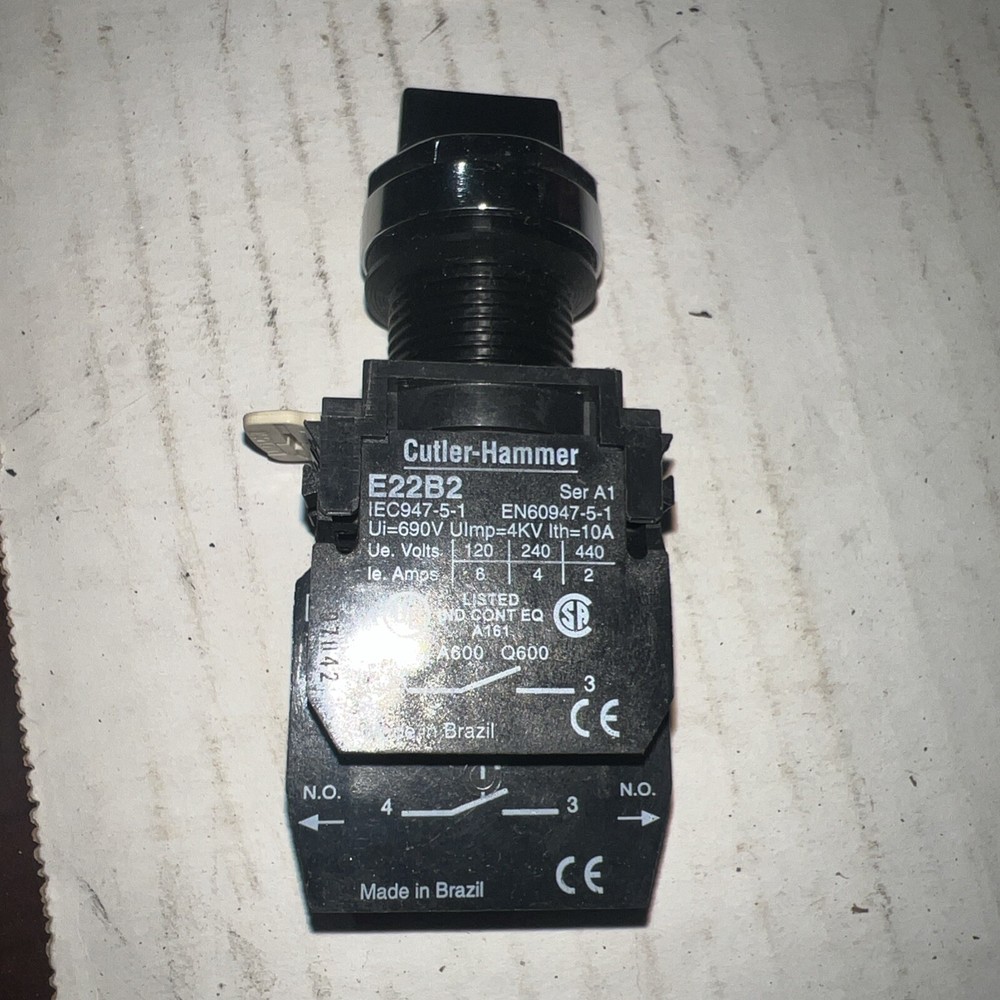 Cutler Hammer Selector Switch E22-XF1A - New