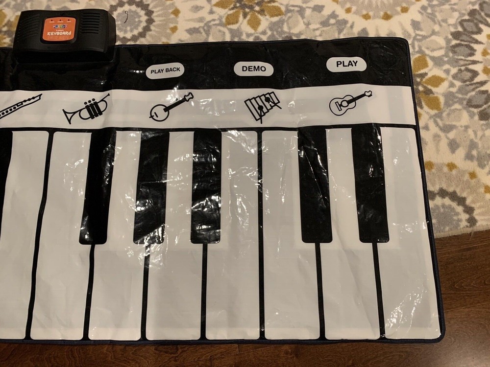 Play22 Keyboard Playmat 71"