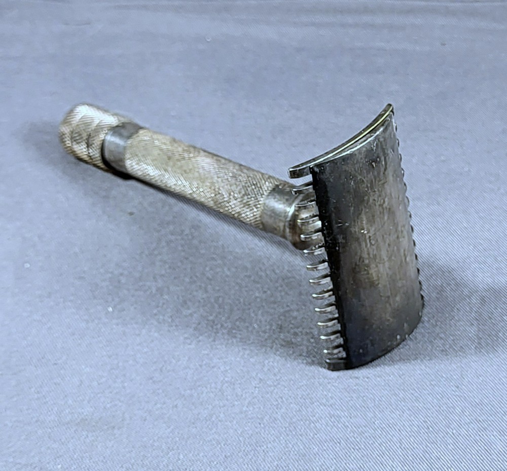 NIce Gillette Old Type - Single Ring - Razor - 1918 - Clean