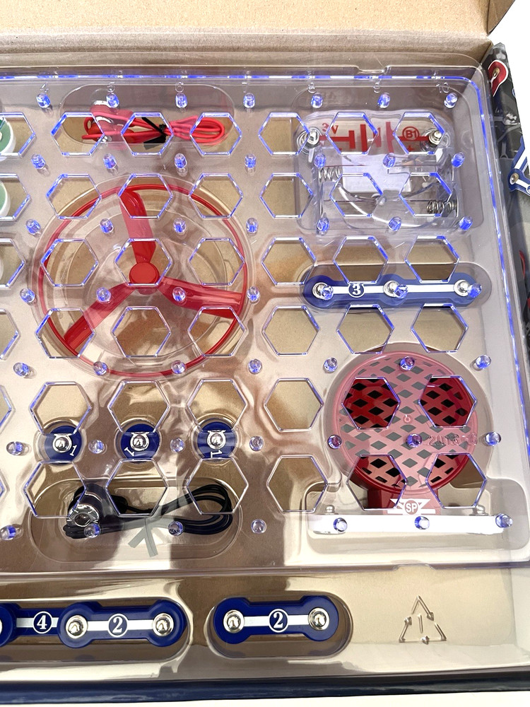 Snap Circuits Elements 140 Projects Create Working Circuits