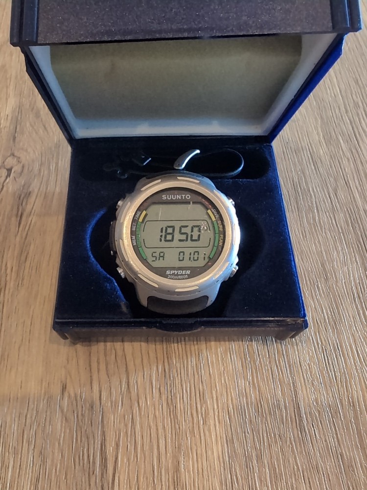 SUUNTO dive computer Spyder With Box New Battery