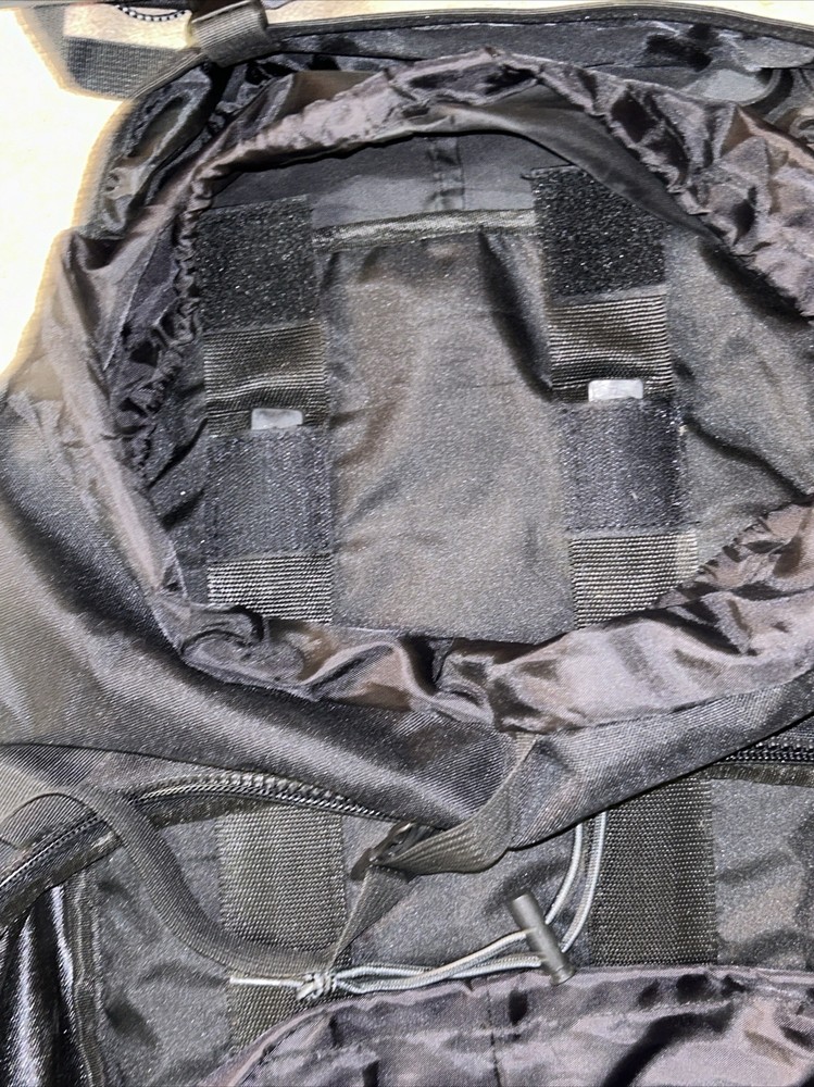 Outlander Extreme 80 Internal Frame Backpack W Attached Day Pack GUC