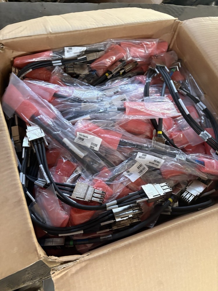 Cisco STACK-T1-50CM V01 Stacking Cable 800-40403-01