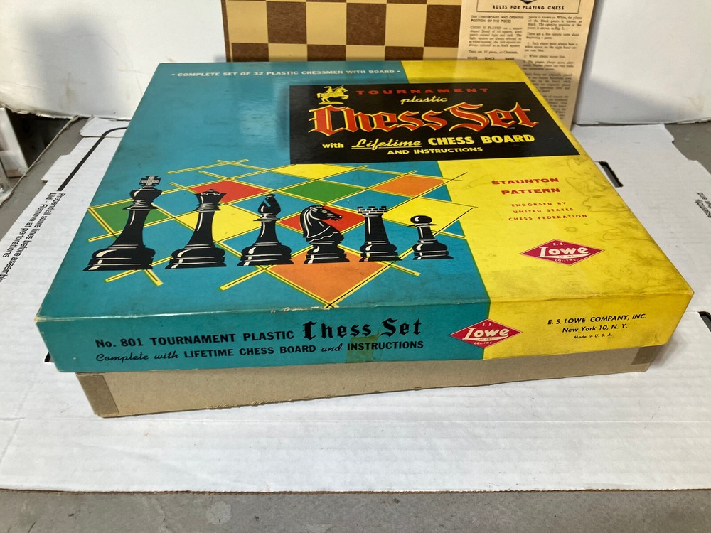 Chess set 1960's E.S. Lowe Co. Tournament Plastic Complete