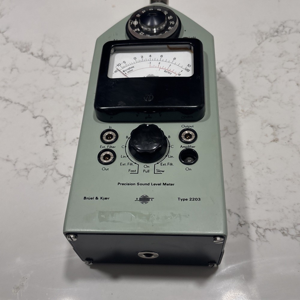 BK Bruel & Kjaer Type 2203 Precision Sound Meter Frequency Analyzer