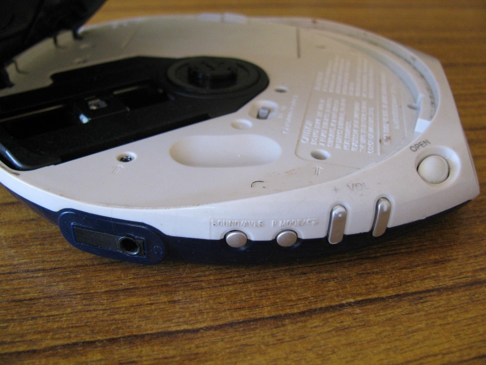 Sony D-EJ360 CD Walkman Blue Color Tested Great Working Condition