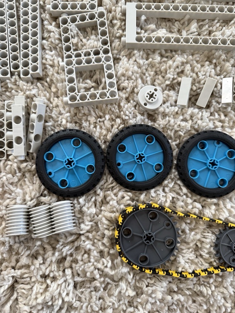 Thames & Kosmos Remote Control Machines