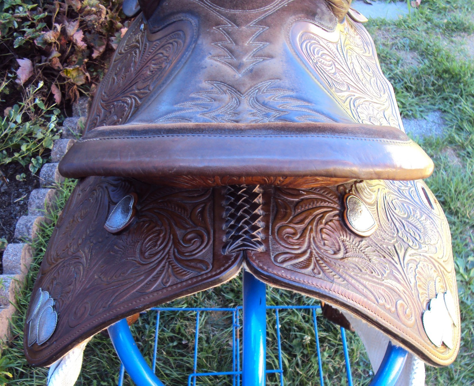 SIMCO Western Show / Parade Saddle- 15" -SILVER HEARTS- Tooled Design -STUNNING!