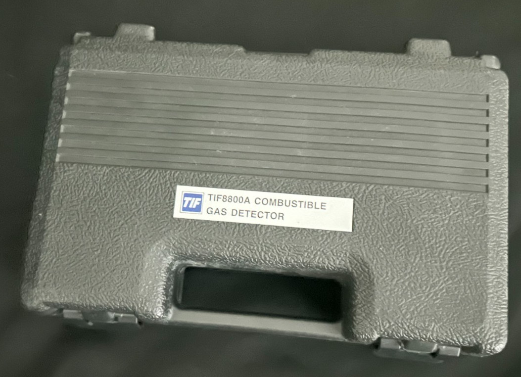 TIF 8800a Combustible Gas Detector with Case & Manual NO CHARGER SHIPS FREE