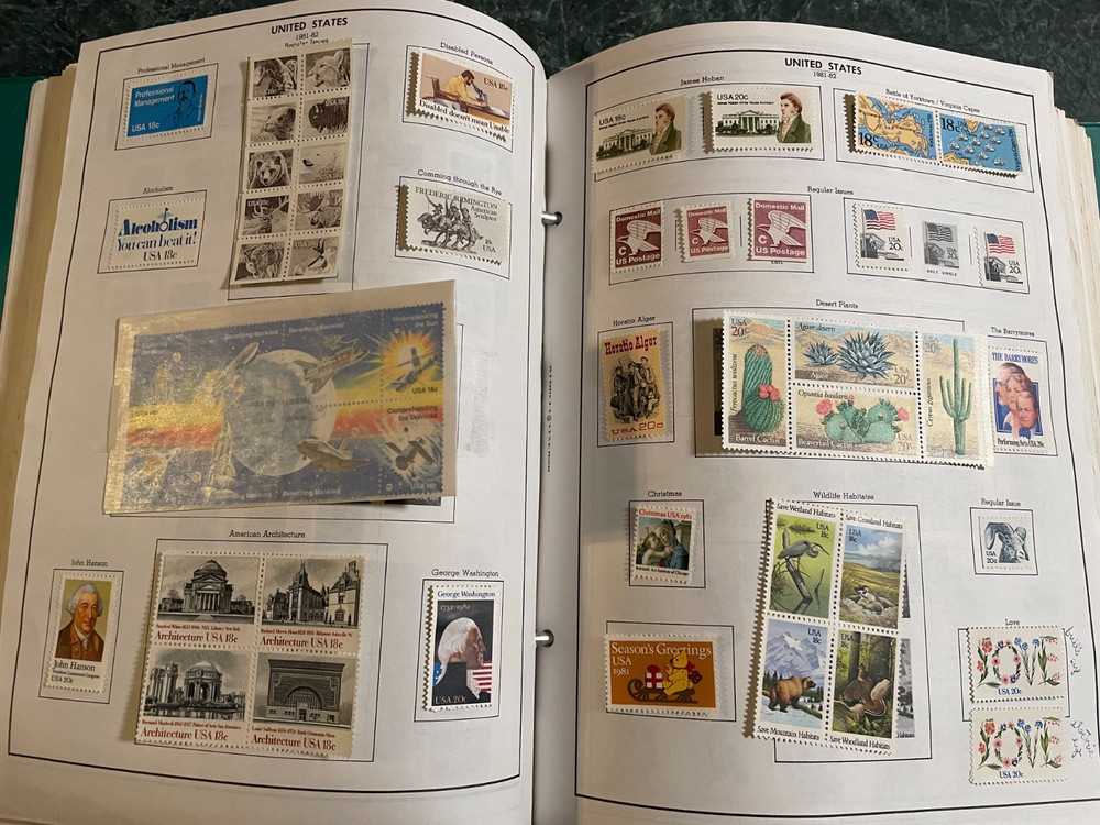 H.E. Harris - Senior Statesman World Stamp Album - lots of mint US and Canada &