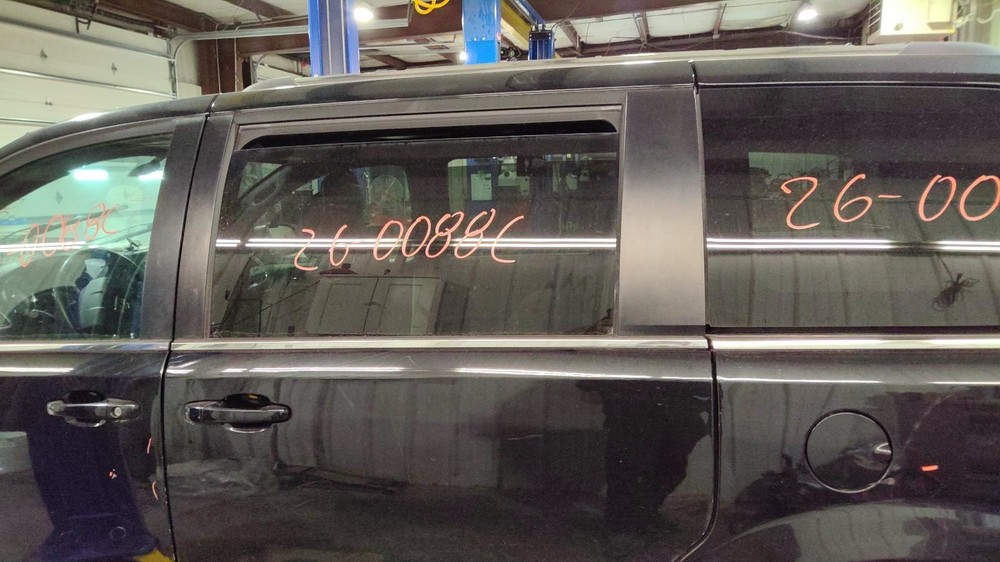 CARAVAN 2018 Glove Box 1185997