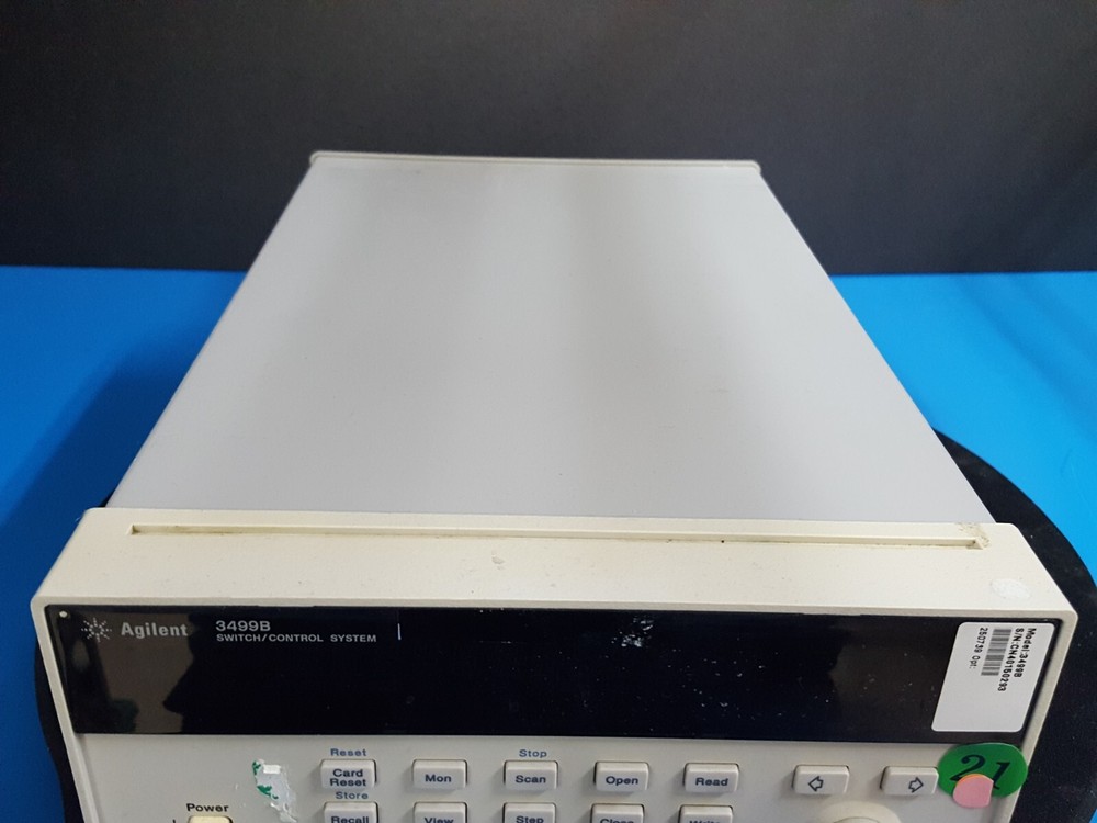 Agilent 3499B: Switch / Control System Main Frame (0293)