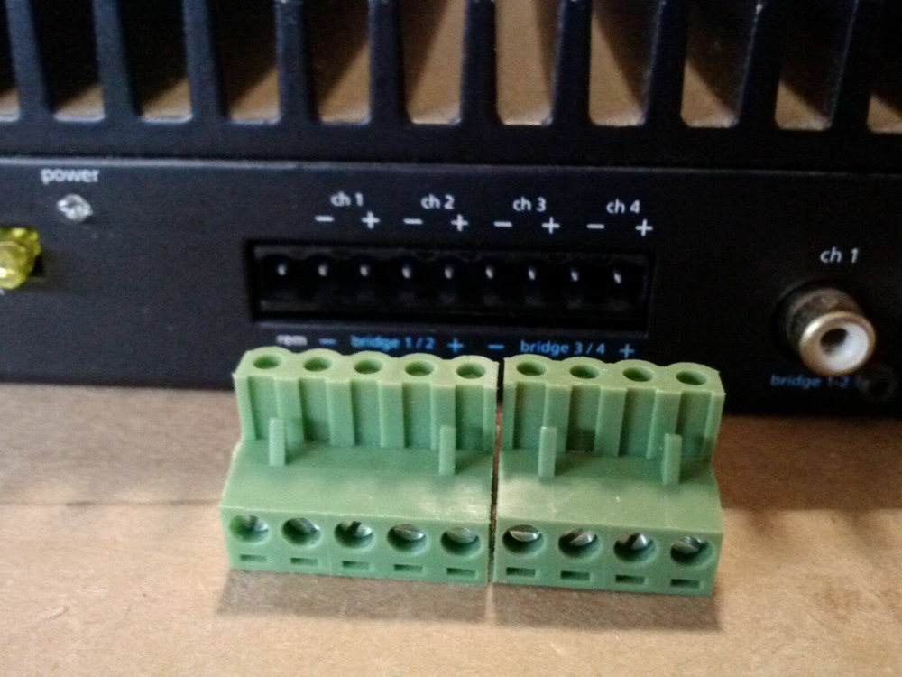 4-Pin Processor / Equalizer Power Plug KICKER Front Row ZXDSP1 ZXSUM8