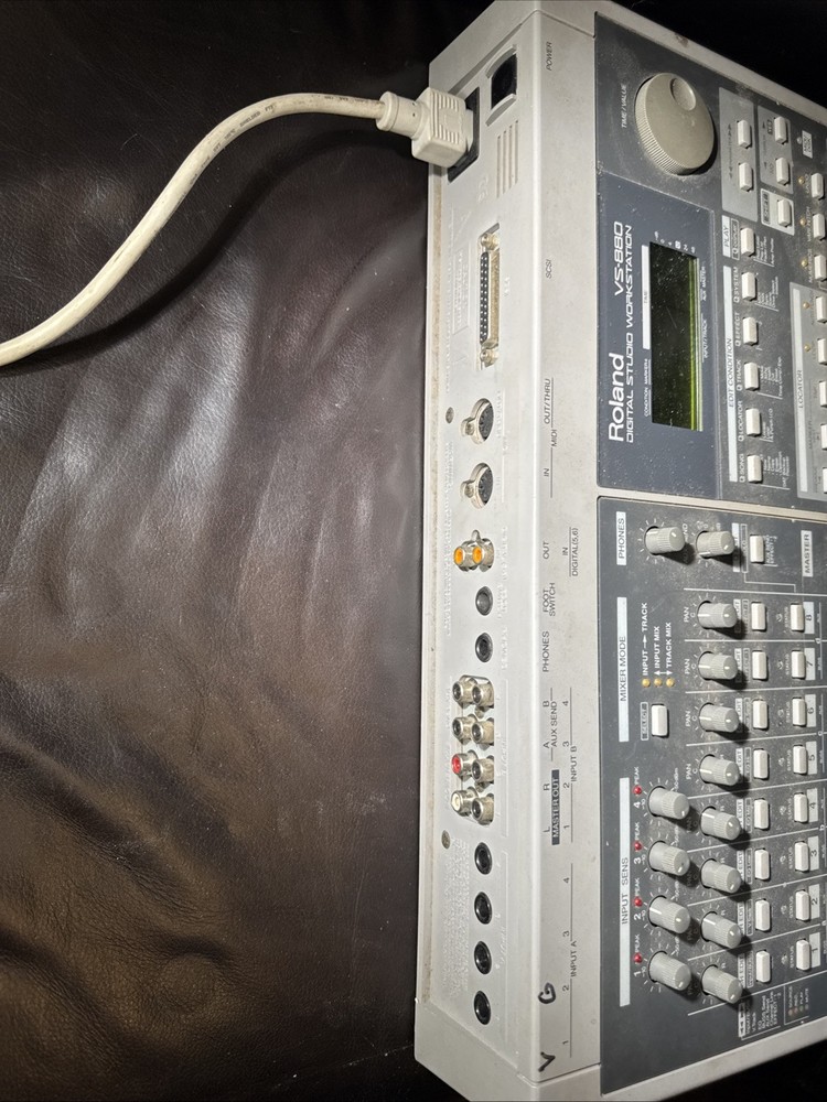 Roland VS-880 Digital Studio Workstation CLEAN & NICE