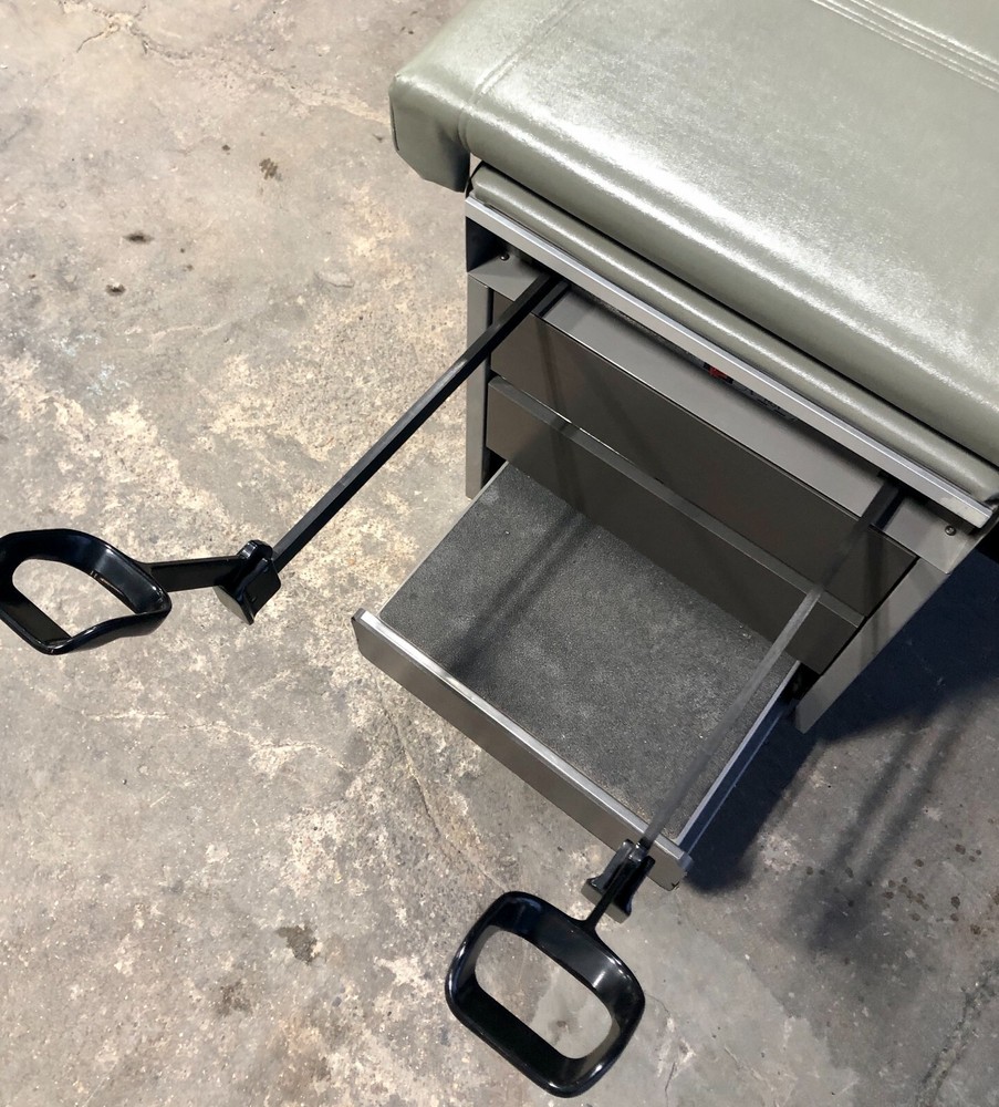 Midmark Ritter 104 Barrier Free Examination Table