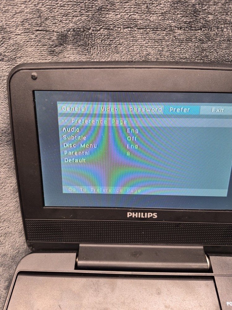 Philips PET741W/17 Portable DVD Player White NOT WORKING