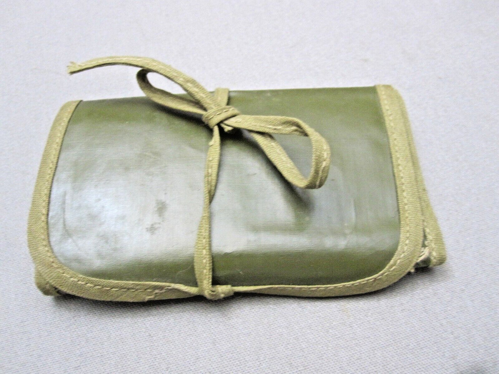 WWII Era - Housewife in vinyl case - a No Nonsense Git-R-Done kit!