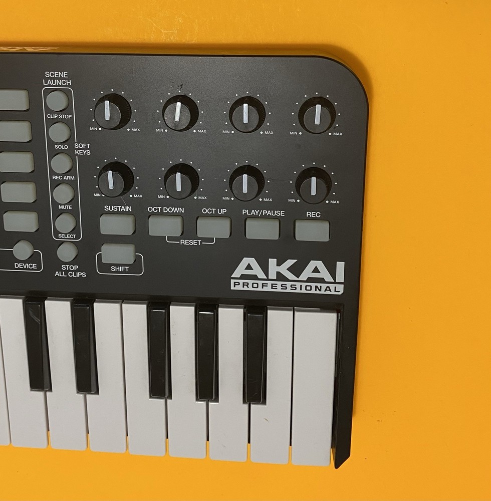Akai Professional APC Key 25 MK1 MIDI Keyboard Controller