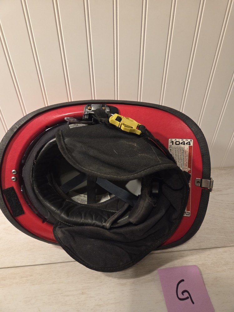 MSA Cairns Firefighter Structure Fire Helmet 1044 Red