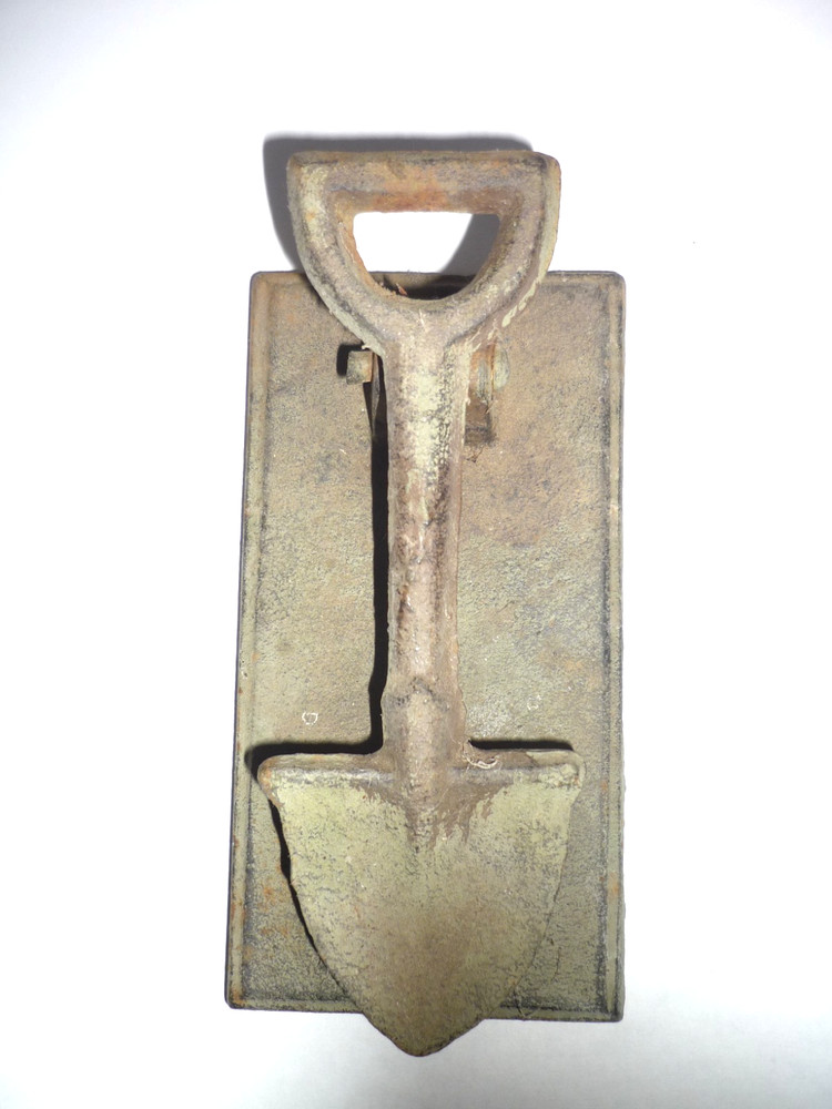 Esschert Design Cast Iron Spade Doorknocker Garden Gate Pull