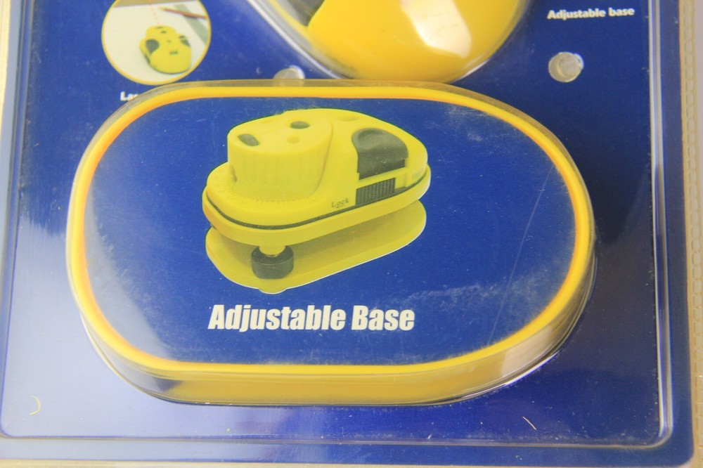 Benchtop swivel laser level with adjustable base