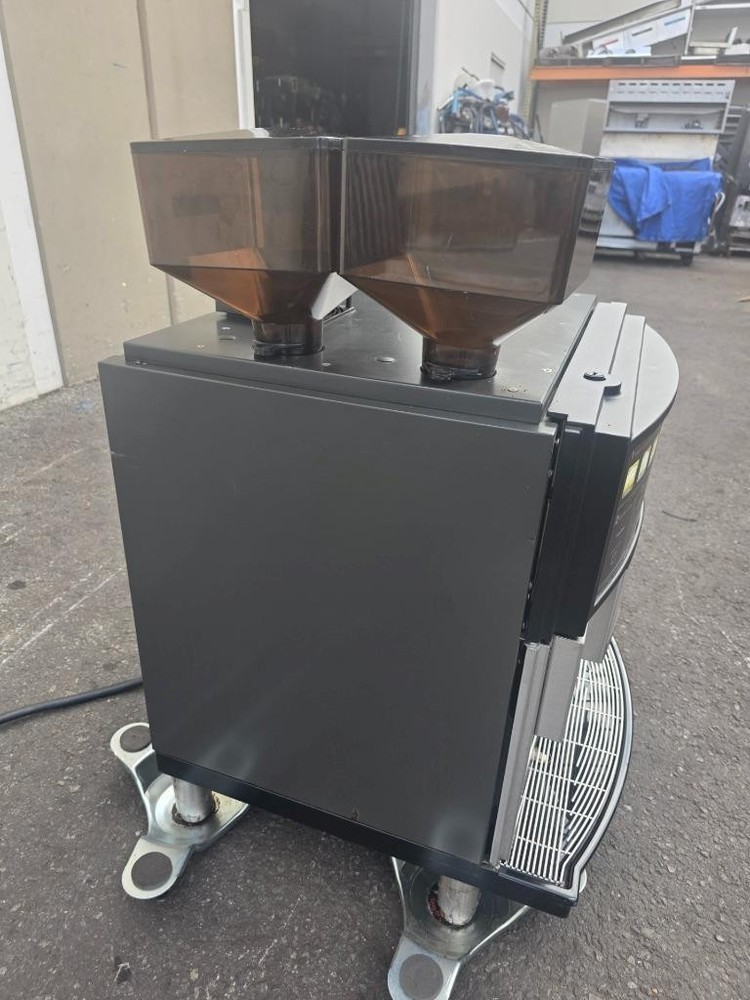 Concordia Beverage Systems XPRESS 6 23" Superautomatic Espresso Machine 2 Hopper