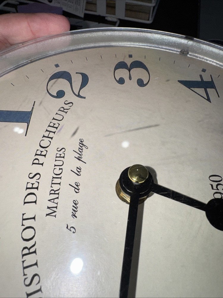 Bistrot Des Pecheurs Marriages Light Blue Clock