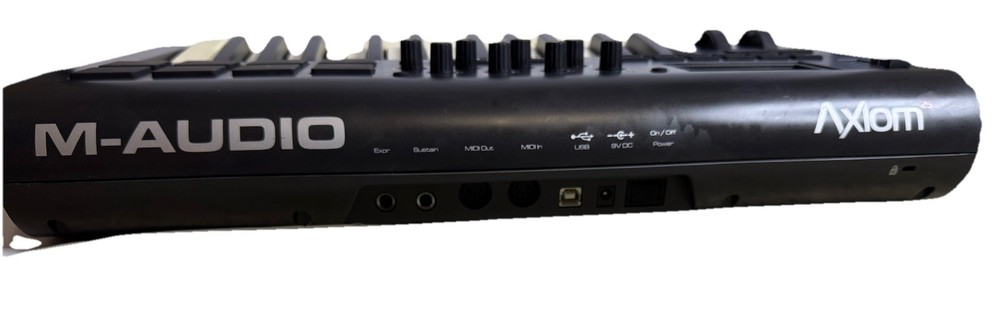 M-Audio Axiom 25 USB MIDI Keyboard Controller Pads Knobs Tested Working