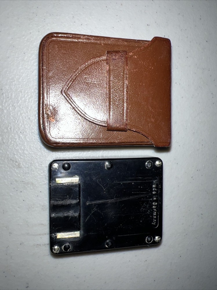 LEICA INCIDENT LIGHT METER MC BOOSTER CELL IN CASE