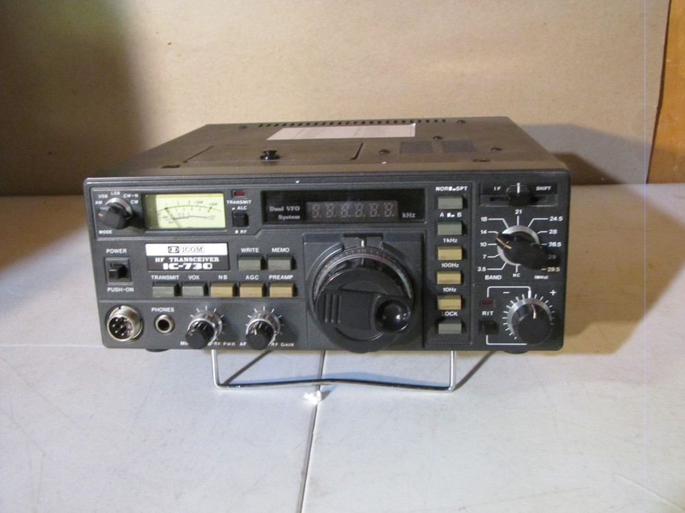 ICOM IC 730 HF TRANSCEIVER