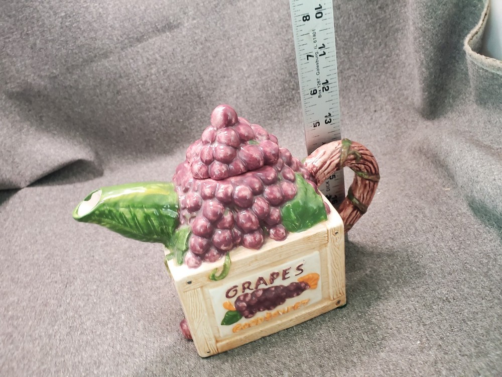 Vintage Cardinal, Inc. Grape Crate Teapot EUC