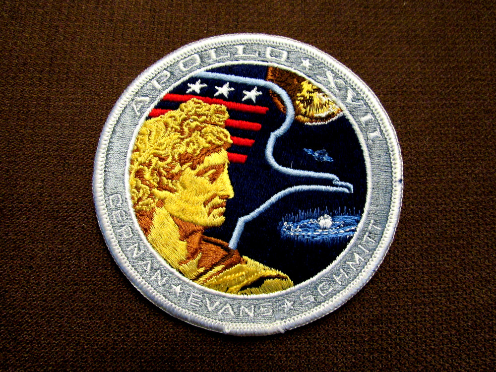 APOLLO 17 HARRISON SCHMITT RONALD EVANS EUGENE CERNAN NASA OFFICIAL PATCH