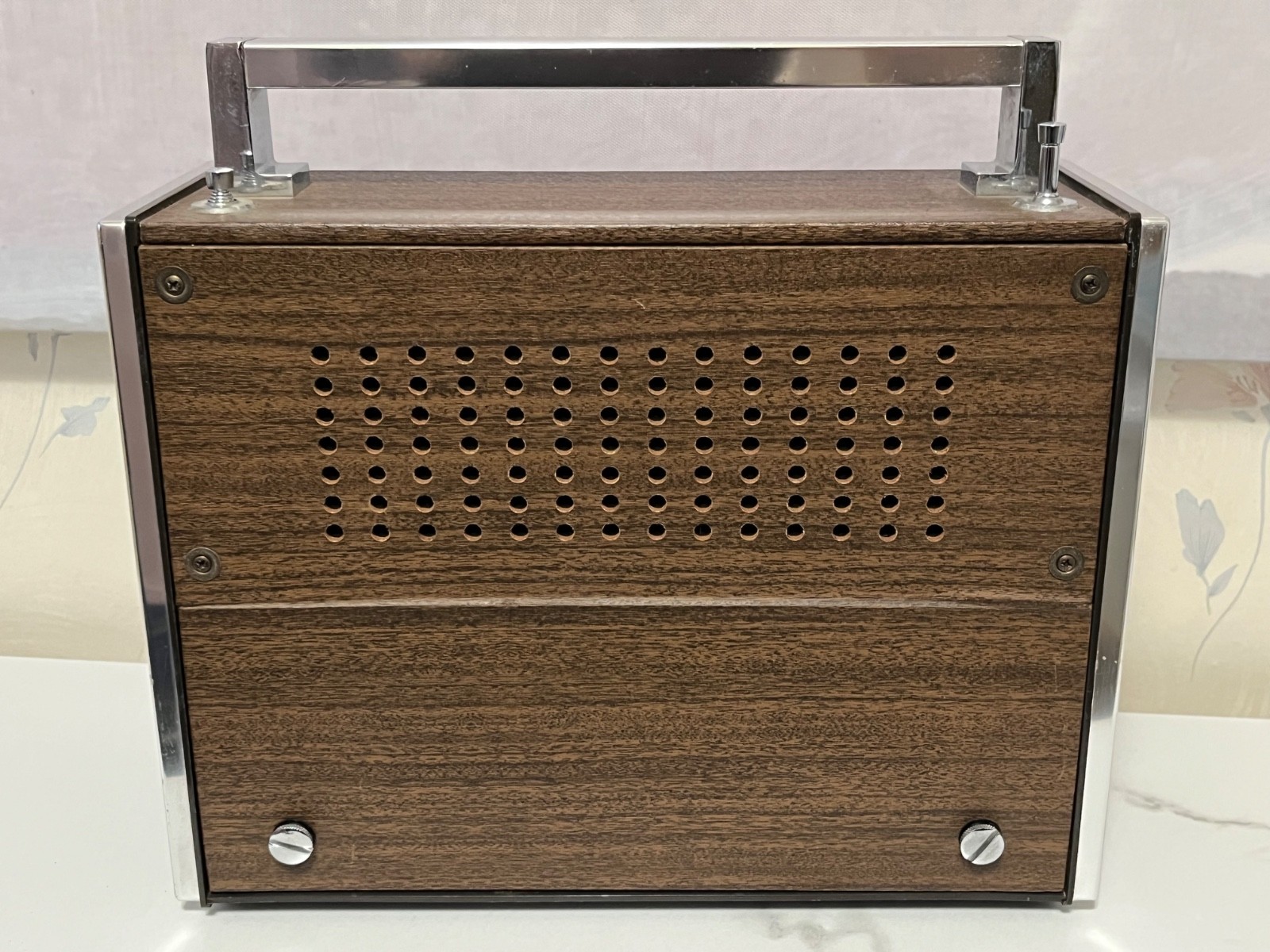 Longines Symphonette Pathfinder 8000 Multiband Radio, Model 8713, GC & WORKING