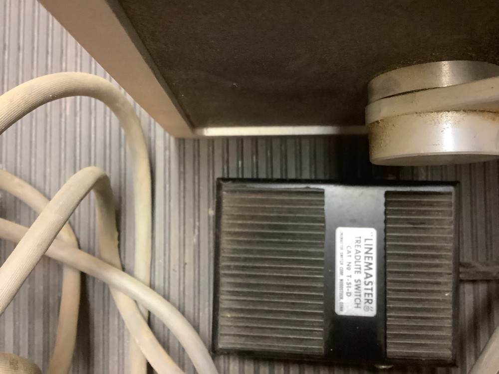 BE Electronic Schiotz Tonographer Model 720