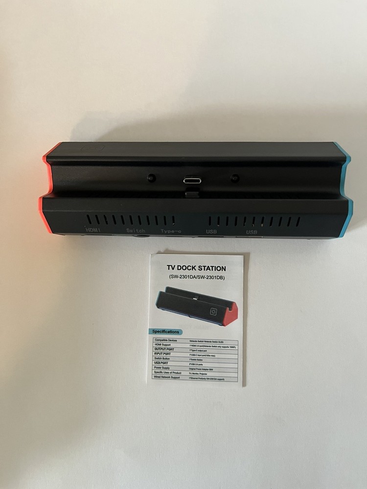 Nintendo Switch Lot of 4 items Switch Dock, Controller Case & Accessories