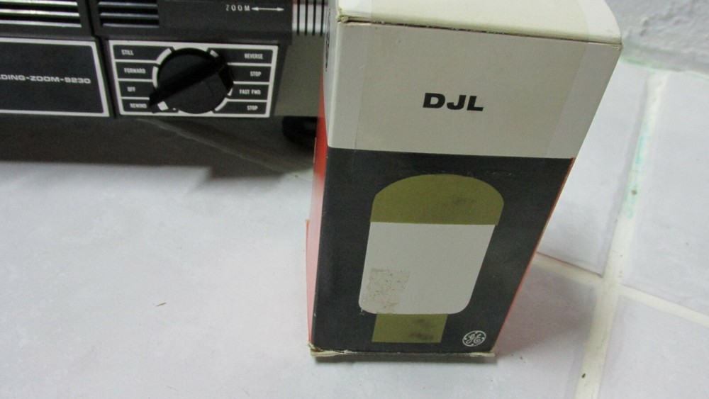 SEARS DU-ALL EIGHT AUTOMATIC THREADING PROJECTOR w/ REEL & NEW BULB & JUST SERVI