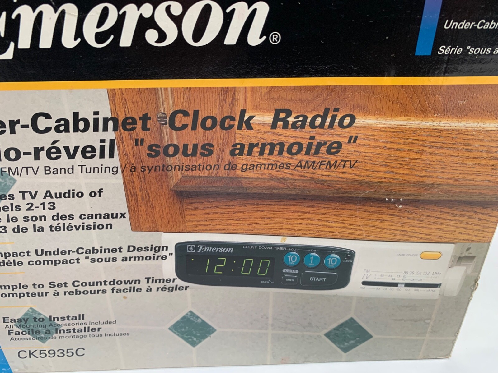 Vtg NEW Emerson Model CK5935C Under Cabinet Space Saver AM-FM Radio Clock (A17)