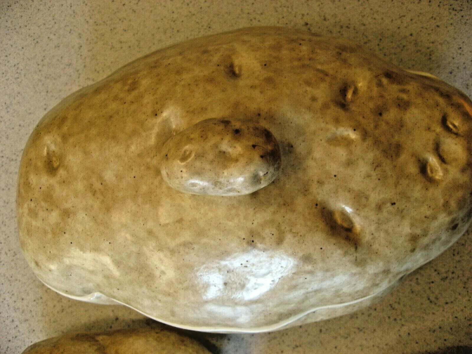 Vtg Ceramic Baked Potato Lot of 4 Salt and Pepper Shakers, Covered Serving dish