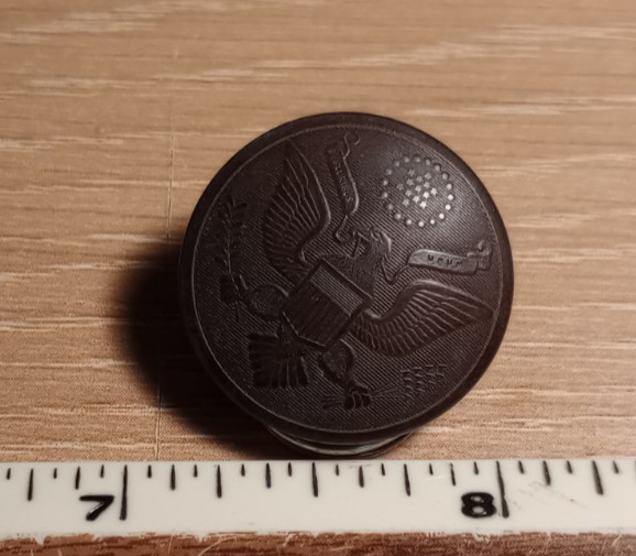 US ARMY WW1 Vegetable Ivory jacket button, star arrow backmark with toggle, 1
